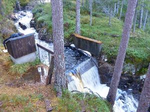 Gauging stations monitoring water level and water flow (Photos: Knut Alfredsen).